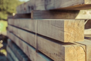 Bauholz Eichenkantholz 3-5 Jahre abgelagert